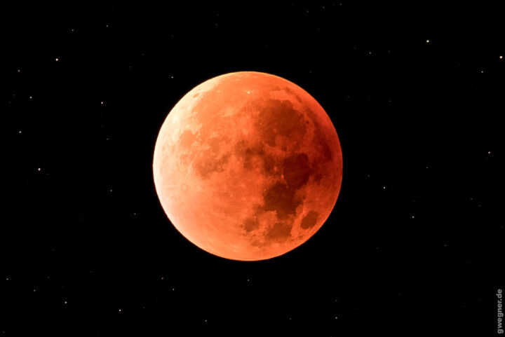 Lunar Eclipse 2015 - LRTimelapse.com